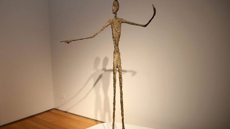 «Der zeigende Mann»: Alberto Giacomettis Bronzefigur könnte einen neuen Rekord aufstellen.Keystone