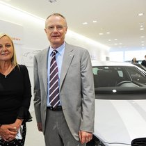 Divergente Interessen: Während sich Martin Haefner vornehmlich um die Amag und ihre Begleitgeschäfte kümmert, investiert Eva-Maria Bucher-Haefner vor allem in Wohnimmobilien.