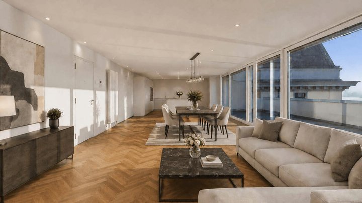 Das Fünf-Zimmer-Apartment hat eine beeindruckende Sicht auf See und Limmat.