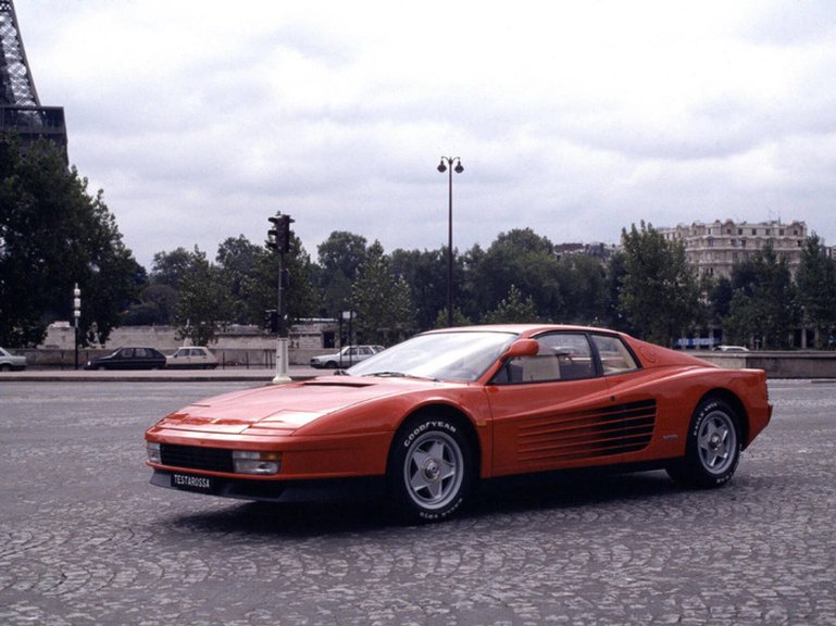 Testarossa, 1984, 4,9 Liter, V12, 390 PS, ikonisches Design von Pininfarina.