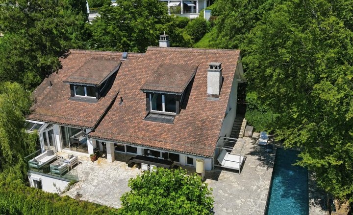 Diese 8,5-Zimmer-Villa in Erlenbach ZH wird für 9,8 Millionen Franken verkauft.