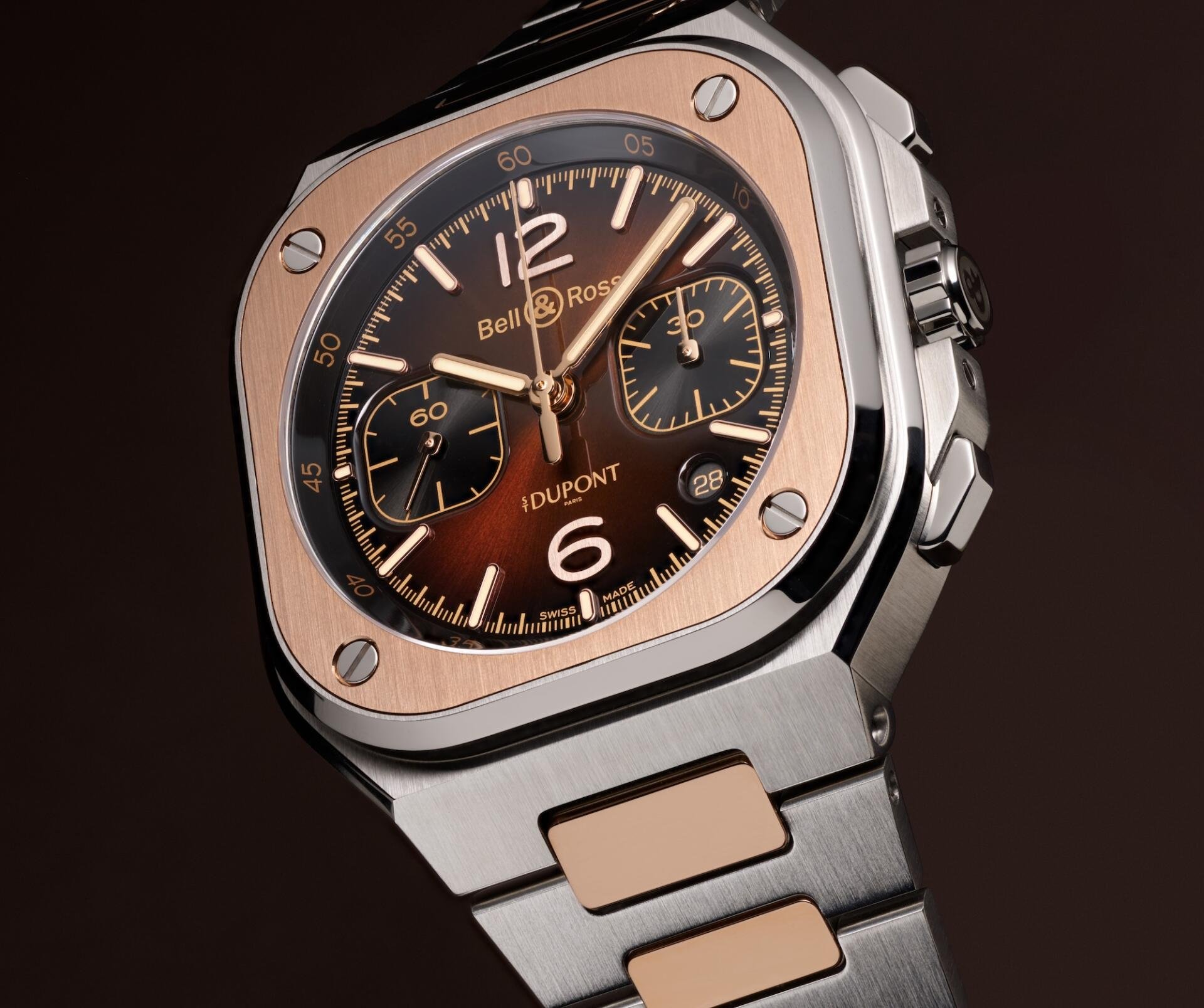 Der Chronograph von Bell & Ross kombiniert einen Sonnenschliff mit einem Farbverlauf auf seinem havannabraunen Zifferblatt.