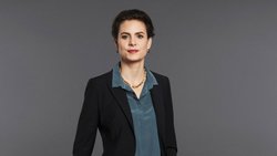 Seit 2022 ist Nora Teuwsen Chefin von ABB Schweiz. Die Juristin war davor Partnerin in der Zürcher Kanzlei Bär & Karrer und Chefjuristin der SBB.