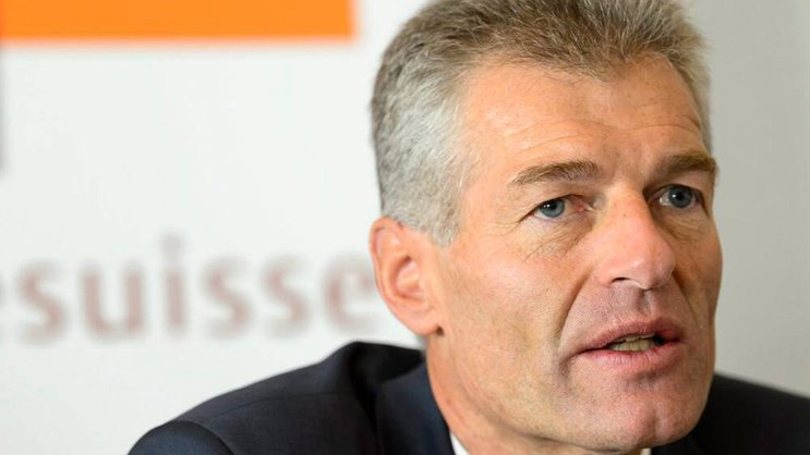 Heinz Karrer: Wirtschaftsverbände wie die seine Economiesuisse lehnen die SVP-Initiative ab. (Bild: Keystone)