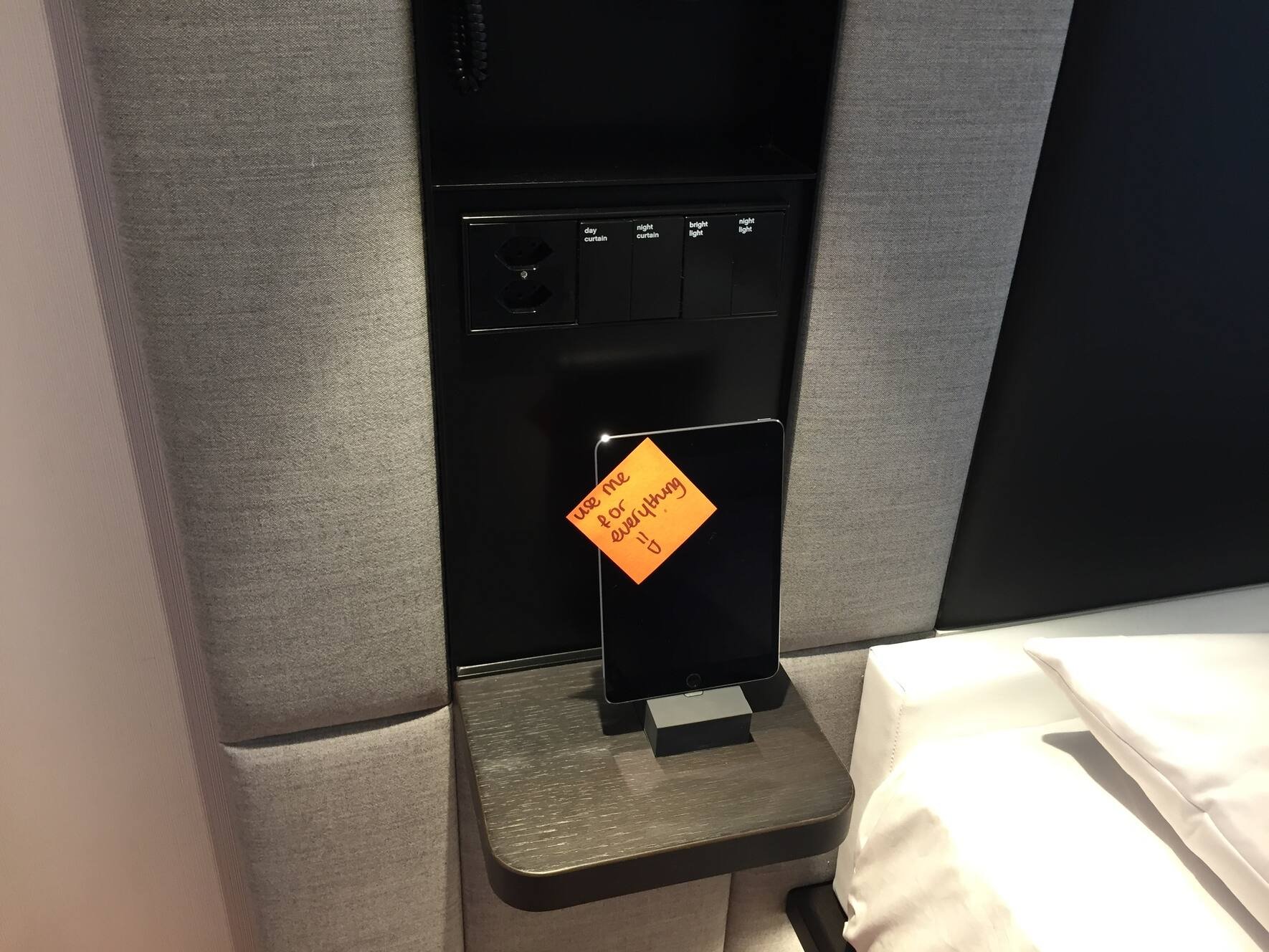CitizenM Tablet