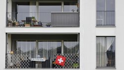 Immobilienpreise in der Schweiz steigen, Hypotheken bleiben günstig.