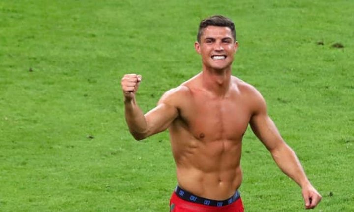 cristiano_ronaldo_cr7_0.jpg
