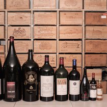 Ein Mekka für Grossflaschen: Der Weinkeller des Restaurants Wunderbrunnen in Opfikon bietet Wein in jeder Flaschengrösse.