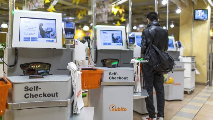 Konsumenten als produktive Mitarbeiter: Self-Scanning bei Migros. Keystone