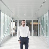 CEO Wolfgang Wienand (Bild) und Präsident Jean-Marc Huët liefern mit Lonza formidable Zahlen. Die Börse goutiert dies wenig.