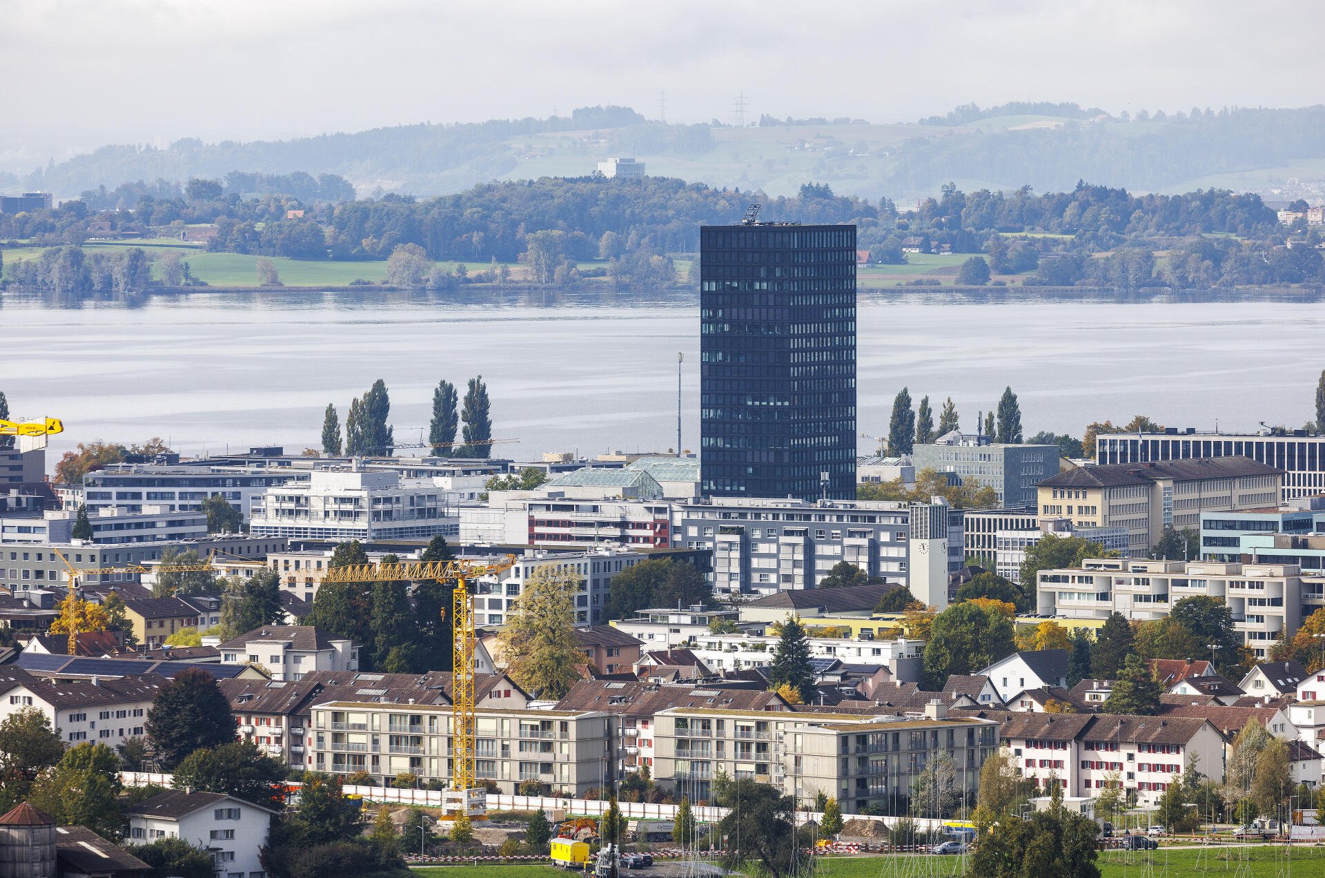 Zug: Blick über die Stadt Zug mit dem markanten Park Tower.