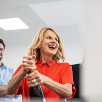 Tauschhandel: Im Büro gibt es oft Leistung für Gegenleistung, als Gefälligkeit unter Kollegen. Geld fliest dabei nicht.