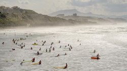 SURFKULTUR In Biarritz bestimmen die Wellen den Alltag.
