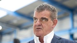 Peter Spuhler hat genug und zieht den Rekurs gegen die Vergabe des Auftrags für 116 Doppelstockzüge an Siemens zurück.