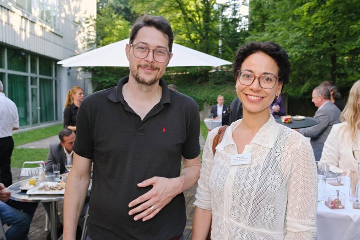 Von links: Martin Caduff, Adisfaction-Annex AG; Cécile Kaba, Atout France, Französische Zentrale für Tourismus