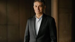 Schätzt den persönlichen Austausch mit den Mitarbeitenden: Fabrizio Petrillo, CEO Axa Schweiz.