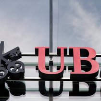 Logo der UBS: Der Aktienkurs der Grossbank zieht wieder an. 