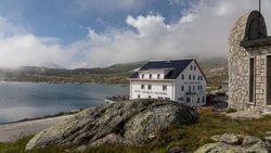Das Hotel Grimsel Passhöhe auf 2164 Meter ist zum Verkauf ausgeschrieben.