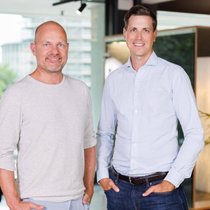 Pair-Finance-Gründer Stephan Stricker (l.) und Schweiz-Chef Marko Kusigerski vereinen Inkasso mit Marketing.