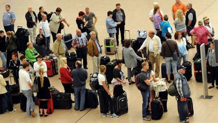 Lufthansa-Passagiere könnten in den kommenden Tagen in Flughäfen stranden. (Bild: Keystone)