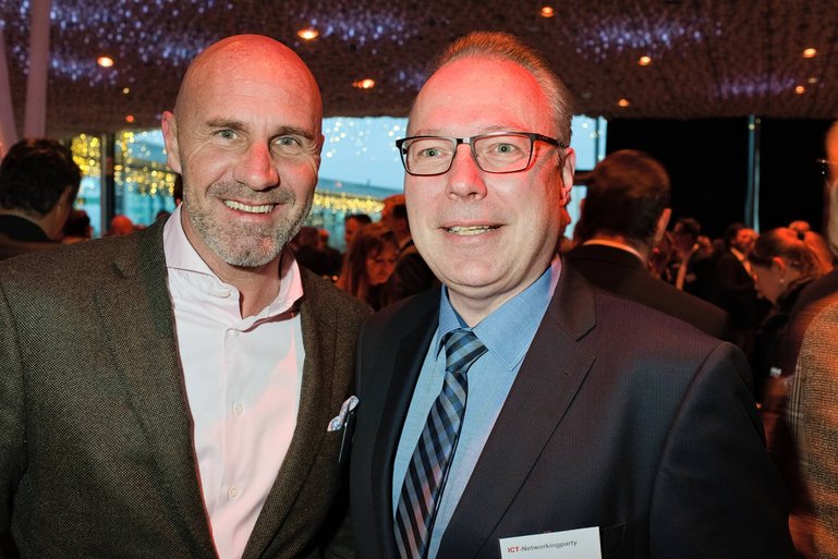 Roger Semprini, Managing Director Switzerland, Equinix;Dirk Lindemann, Hauptabteilung Ressourcen, Eidg. Steuerverwaltung ESTV