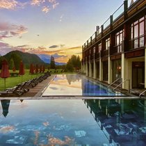 Schloss Elmau, wie im Vorjahr auf dem zweiten Platz, revolutionierte die Ferienhotellerie im Alpenraum.