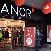 Manor baut seine Zentrale um, 38 Jobs werden gestrichen.