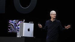 «Käsereibe»: Apple-CEO Tim Cook stellte bei der Entwicklerkonferenz in San Jose einen neu entwickelten Rechner der Reihe Mac Pro vor.