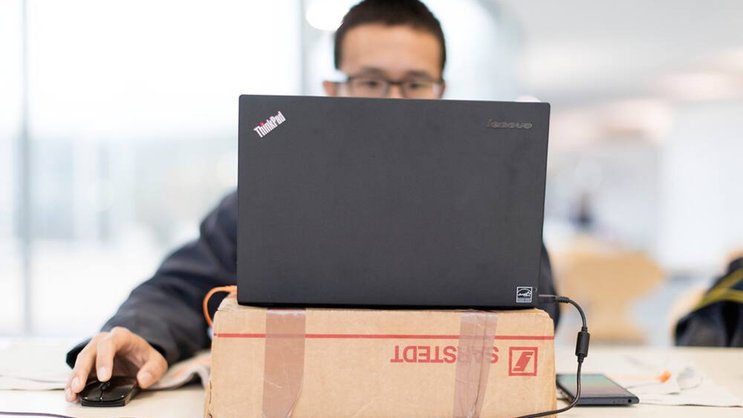 Laptop: Es werden immer mehr IT-Spezialisten benötigt. Keystone