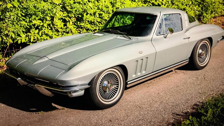 Büssers Chevrolet 327/365hp Corvette Coupé kommt unter den Hammer.