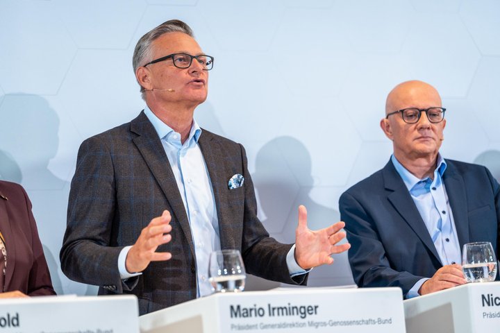 Mega Umbau bei der Migros. Mario Irminger geht und 10 Regio Genossenschaften sollen weg.
Migros Bern 26.10.2026
Im Bild: Mario Irminger, Nicolò Paganini