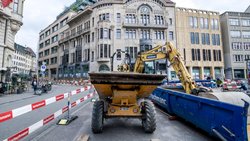 Das Warenhaus ist umgebaut, die Strasse davor noch nicht ganz. Der Basler Globus soll Ende Oktober wieder öffnen.