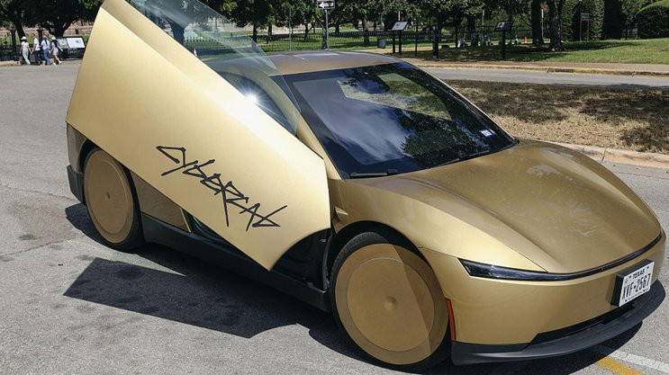 Tesla hat in diesem Monat in Austin, Texas, damit begonnen, kostenpflichtige Fahrten mit dem Cybercab anzubieten.
