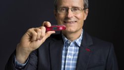 Der wichtigste Exportmarkt von Victorinox sind die USA. Carl Elsener setzt alles daran, den Druck durch die neuen Zölle abzufedern und Lösungen zu finden.