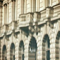 Credit Suisse: Umstrittene Praxis könnte Intrigen und Mobbing fördern.