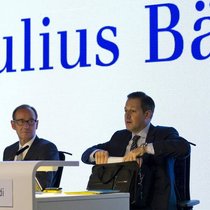 Julius-Bär-Präsident Daniel Sauter (l.): Zurückhaltung bezüglich Coutts-Übernahme.  Keystone