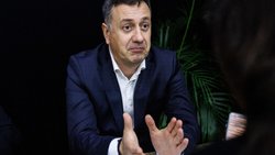 Holcim-CEO Miljan Gutovic avisiert für 2026 rund 15 Firmenzukäufe.