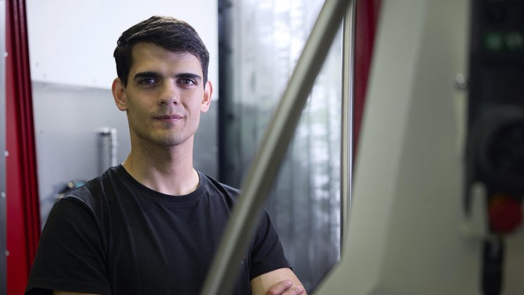 Polymechaniker Manuel Nussbaumer erzählt, inwiefern ihm lebenslanges Lernen in seinem Job zugute kommt.