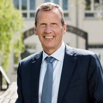 Christoph Wellendorff (55) ist Eigentümer und Geschäftsführer der gleichnamigen Schmuckmanufaktur in Pforzheim (D).