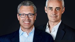 Übergabe: Massimo Lusardi (r.) tritt bei Bain an die Stelle von Thomas Lustgarten.
