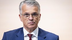Die CS-Intergration ist abgeschlossen, aber Ermotti wird wohl noch lange UBS-CEO bleiben. 