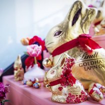 Reputationskönig: Dank ihren süssen Produkten ist Lindt & Sprüngli gemäss einer Studie der Firma RepTrak die reputierteste Marke in der Schweiz – vor Coop und Landi.