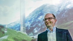 Remo Stoffel fordert von der Graubündner Kantonalbank einen «mittleren dreistelligen Millionenbetrag».