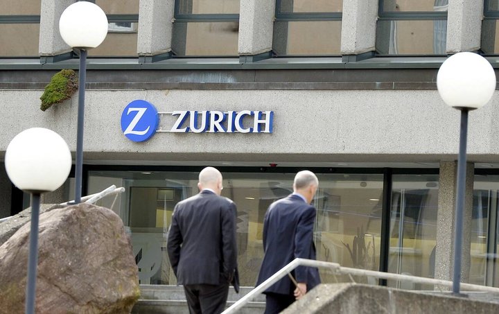 Sitz der Zurich an der Zuercher Austrasse am Dienstag, 11. Maerz 2014. Der Versicherungskonzern Zurich baut bis zu 800 Stellen ab. Derzeit zaehlt der Versicherungskonzern ueber 55'000 Angestellte. Wie viele Stellen in der Schweiz abgebaut werden, gab Zurich noch nicht bekannt. (KEYSTONE/Walter Bieri)