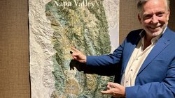 David Pearson, seit 2023 CEO der Joseph Phelps Vineyards, auf Stippvisite in Zürich. David lebt und arbeitet in St. Helena im Napa Valley.