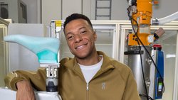 On krallte sich Fussball-Weltstar Kylian Mbappé (27) als neuen Werbebotschafter und Investor.