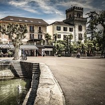 Ascona TI: An der Uferpromenade des Lago Maggiore scheint die Sonne vier Stunden länger als in Zermatt.