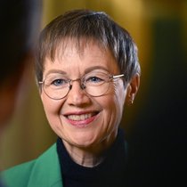 Brigitte Haas gilt als wirtschaftsliberal und progressiv, mit einem starken Fokus auf Geschlechtergleichstellung.