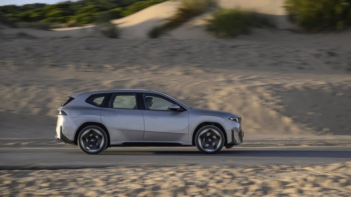 BMW iX3