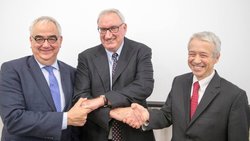 Happy End: Paul Stoffels, Jean-Paul Clozel und Joaquin Duato (v.l.). Keystone